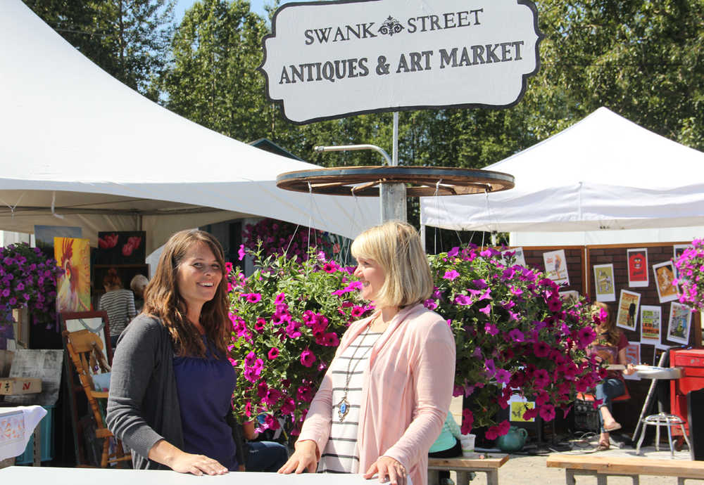 New Swank Street Market draws crowds seeking Antiques, Music & Art