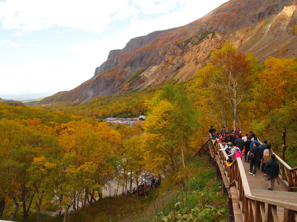 Boardwalks protect sensitive hot spring pools from foot traffic damage at Changbai Mountain's Julong Hot Springs (USFWS/Leah Eskelin)