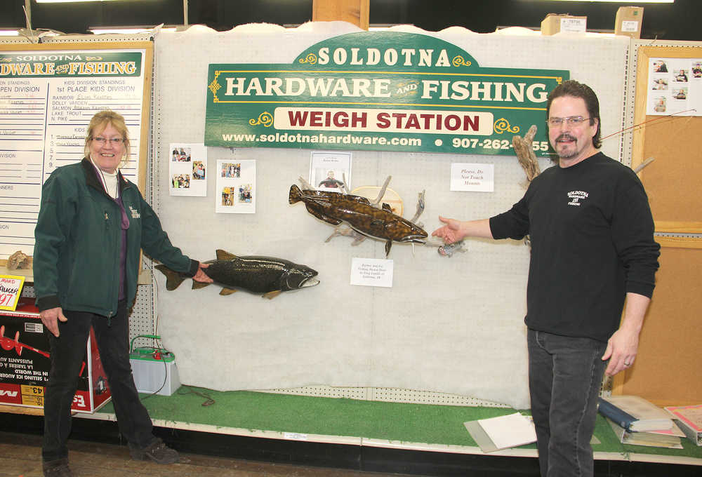 Dawn & Brian show last year's winning catch by six year old Damon Braden.