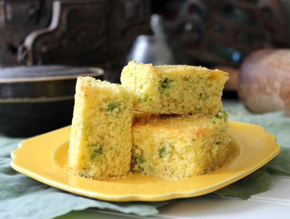 Broccoli corn bread