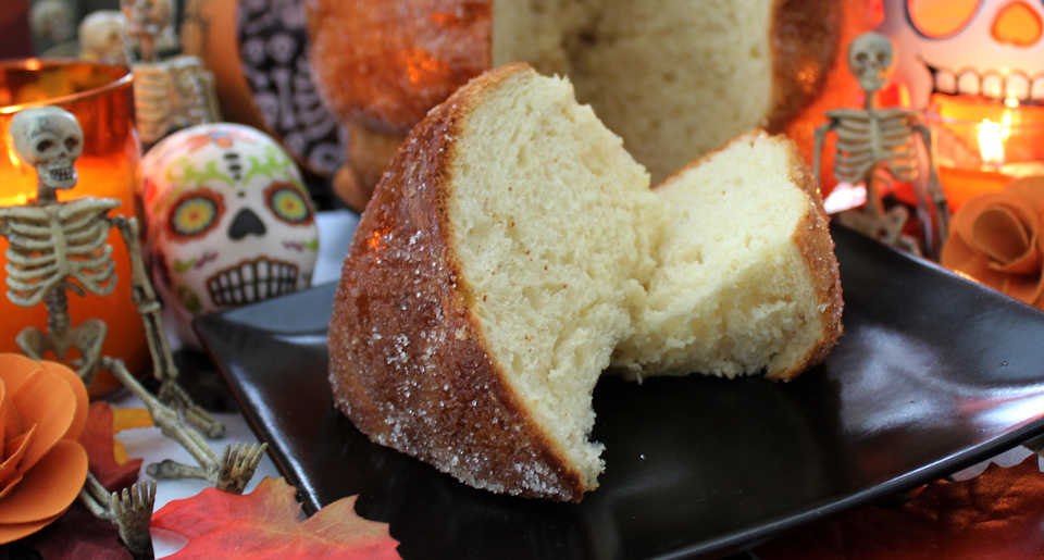 Kitchen Ade: Celebrate Day of the Dead with bread, chocolate