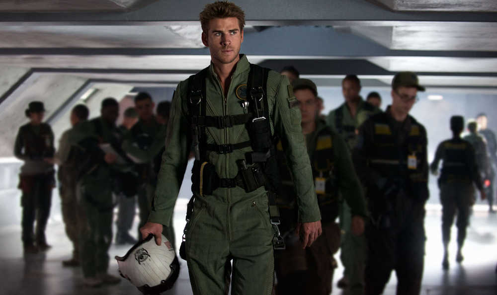 This image released by Twentieth Century Fox shows Liam Hemsworth as Jake Morrison in a scene from "Independence Day: Resurgence." (Claudette Barius/Twentieth Century Fox via AP)