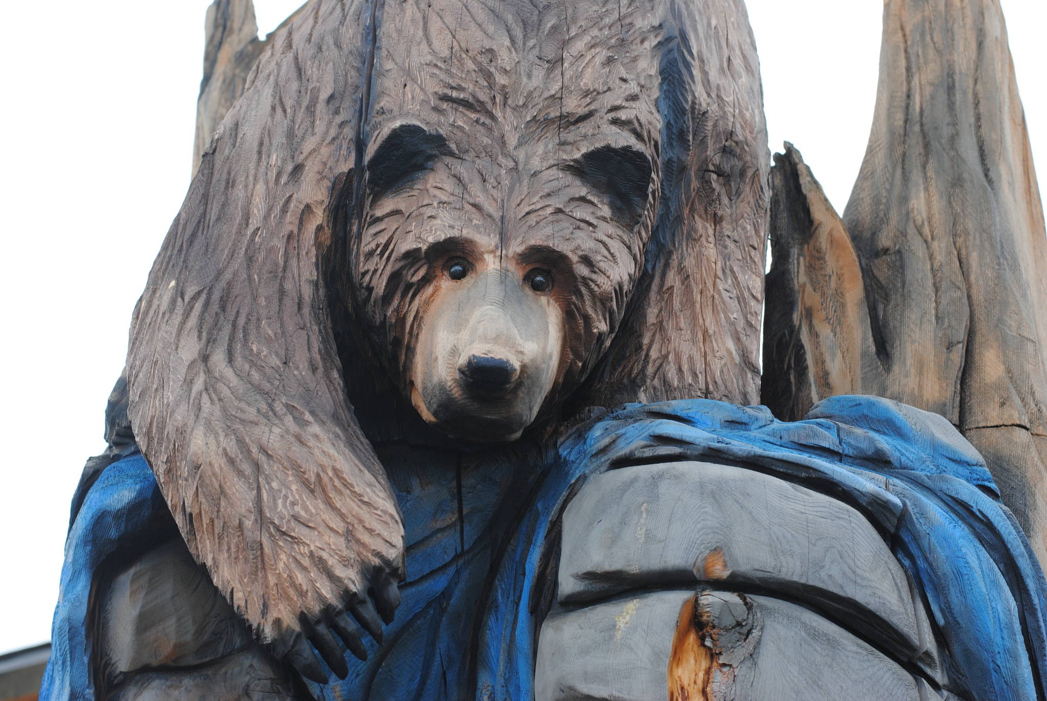 A wildlife scene, carved by Eric Berson, is found at The Dreamer’s Wood in Sterling. (Photos by Kat Sorensen/Peninsula Clarion)