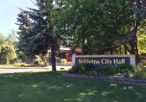 Soldotna starts adopting sign code changes