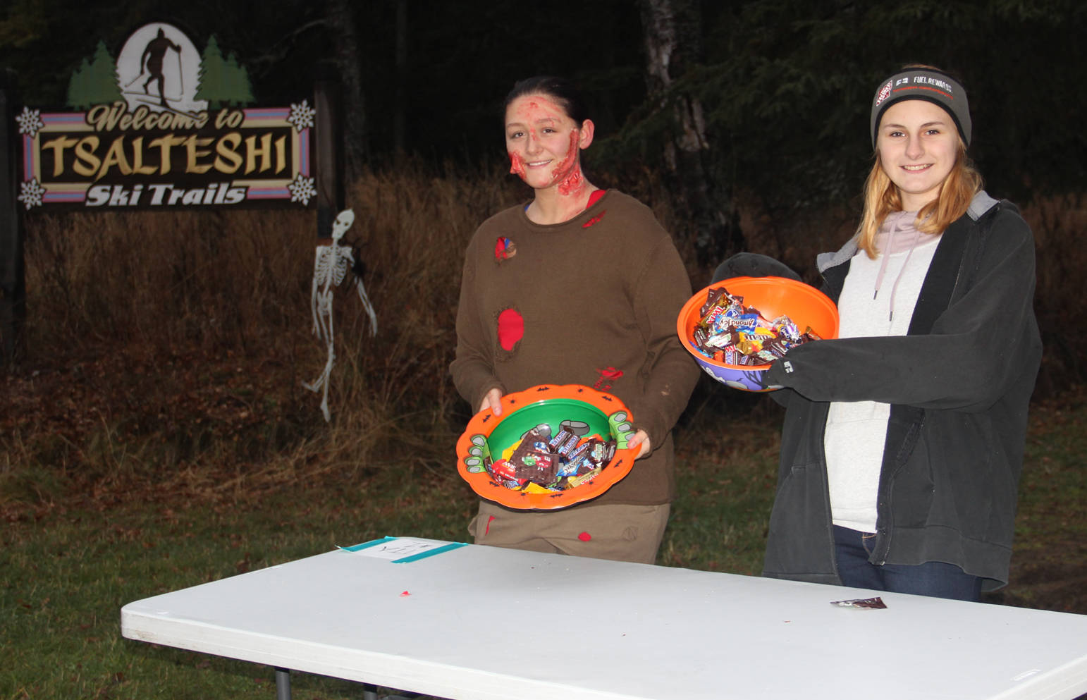 Gateway to happy Halloween trails at Tsalteshi Zombie run.