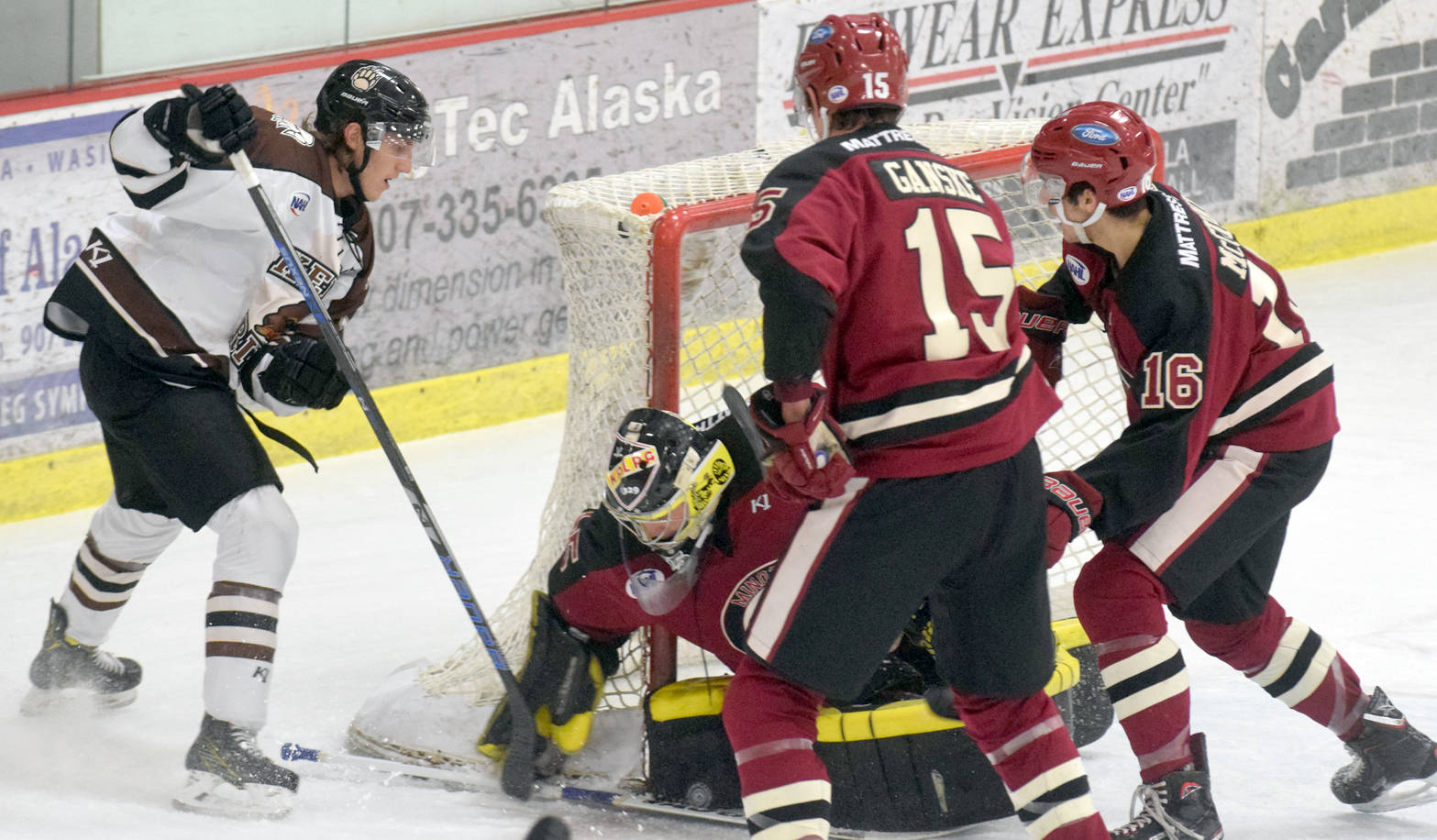 Kenai River’s Connor Fedorek can’t stuff the puck past Minot goaltender Samu Lonkila on Friday, Nov. 10, 2017, at the Soldotna Regional Sports Complex. (Photo by Jeff Helminiak/Peninsula Clarion)