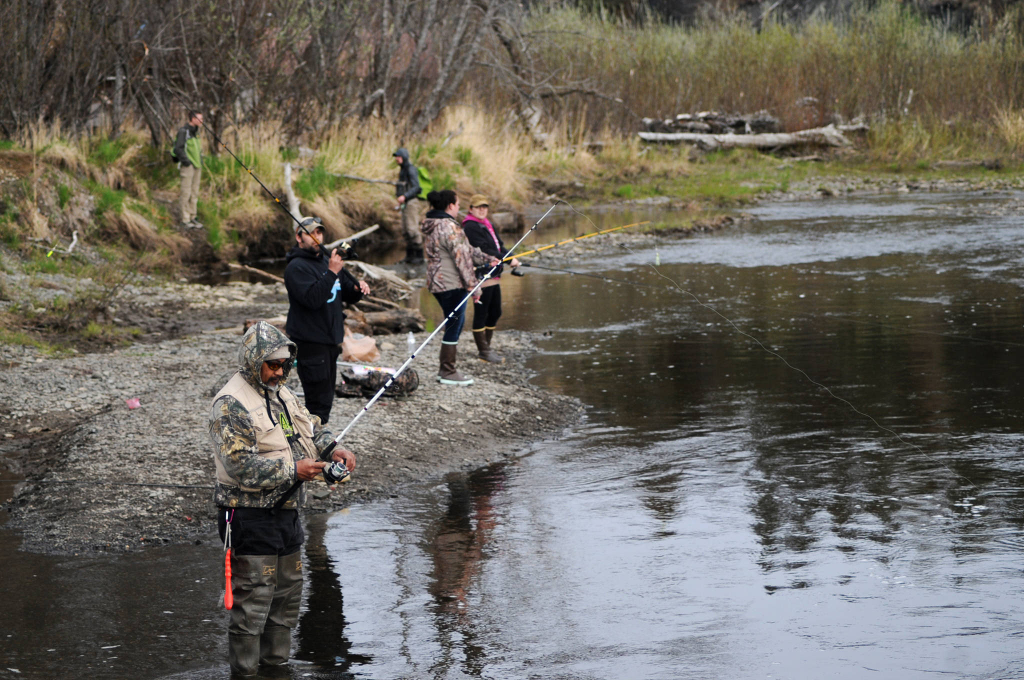 Anglers try their luck for king salmon on the Anchor River on Saturday, May 20, 2017 in Anchor Point, Alaska. (Elizabeth Earl/Peninsula Clarion)