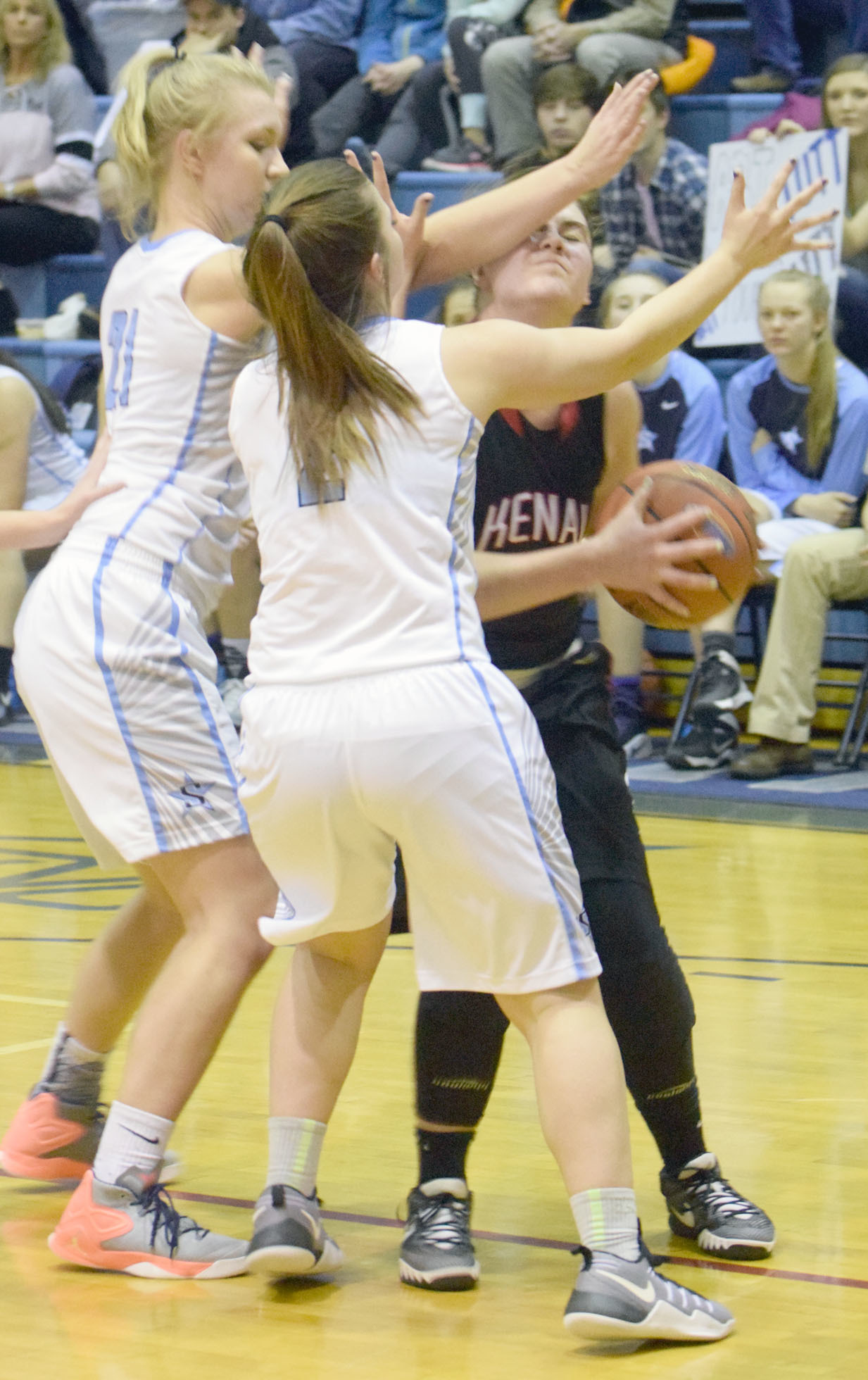 Kenai-Soldotna, Ninilchik-Nikolaevsk battle on hardwood