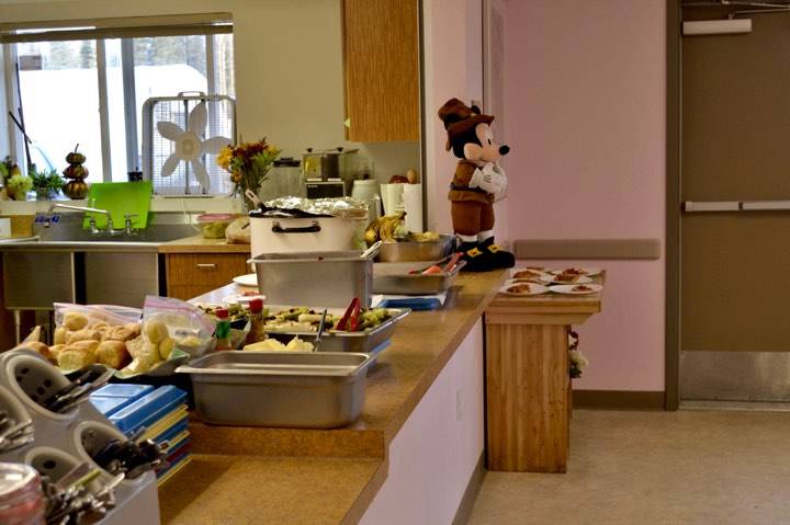 The Kenai Peninsula Food Bank serves an early Thanksgiving meal to area residents on Wednesday, Nov. 21, 2018, near Soldotna, Alaska. (Photo by Victoria Petersen/Peninsula Clarion)