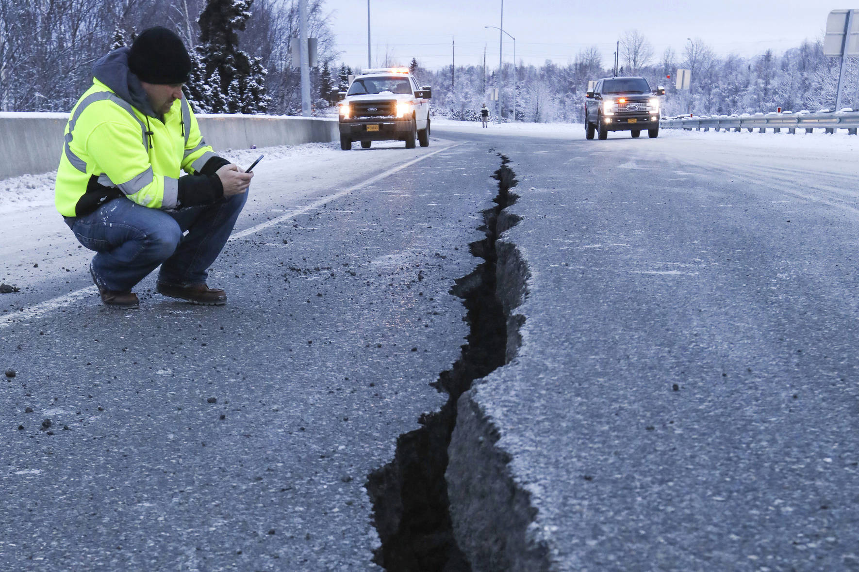 Earthquake dominates Dunleavy’s talks with Trump, cabinet