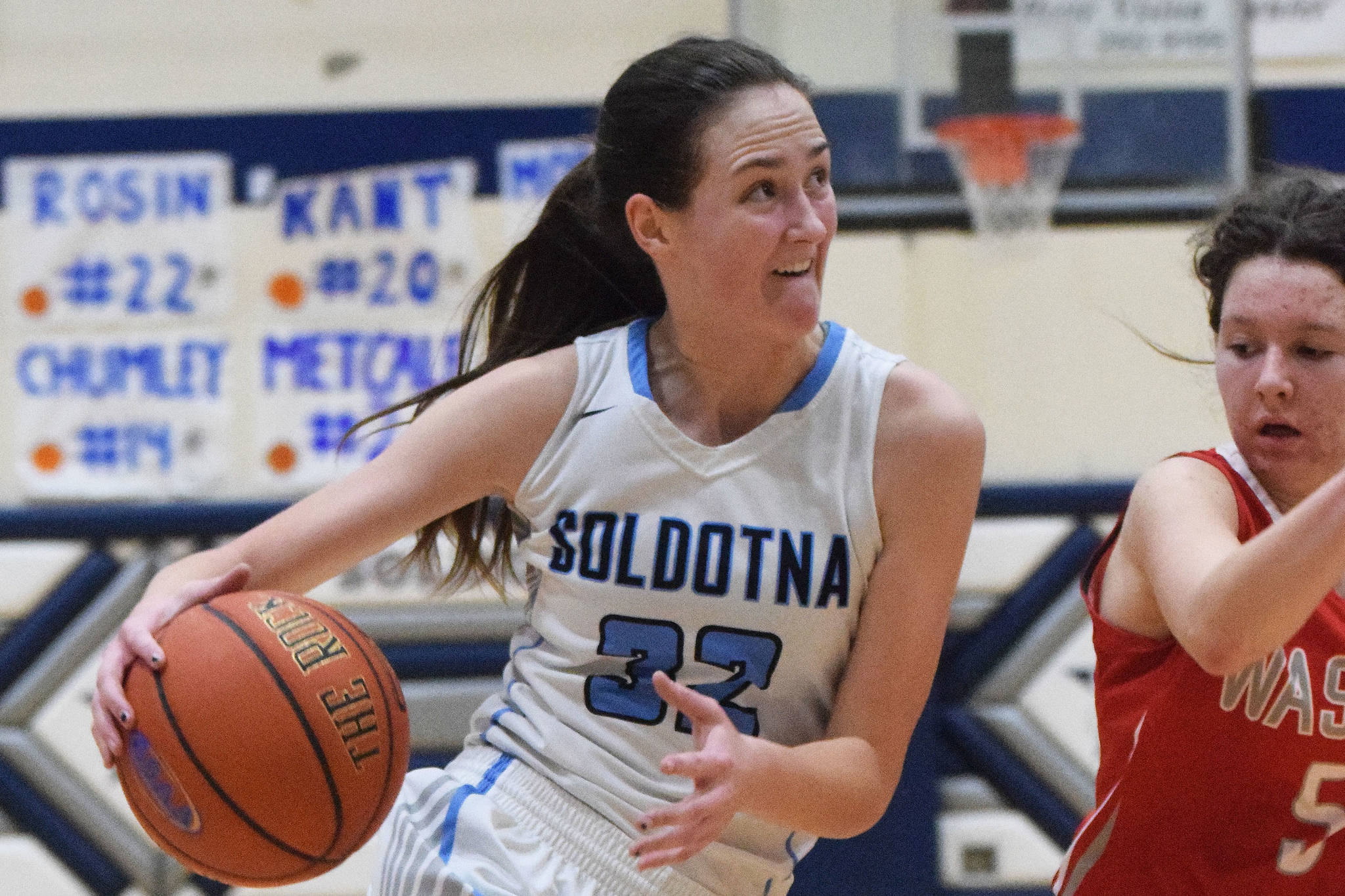 SoHi girls sweep Wasilla; Stars boys pick up Saturday split