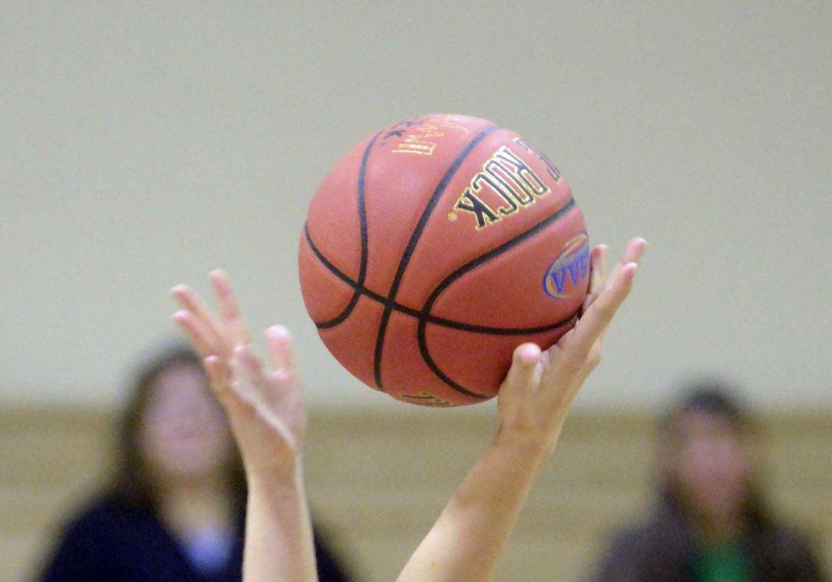 CIA, Ninilchik hoops split conference games