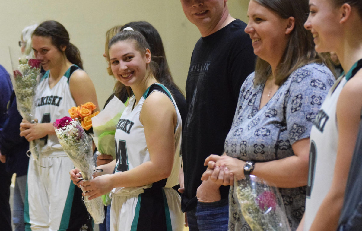 Bulldogs sweep emotionpacked Nikiski Senior Night Peninsula Clarion