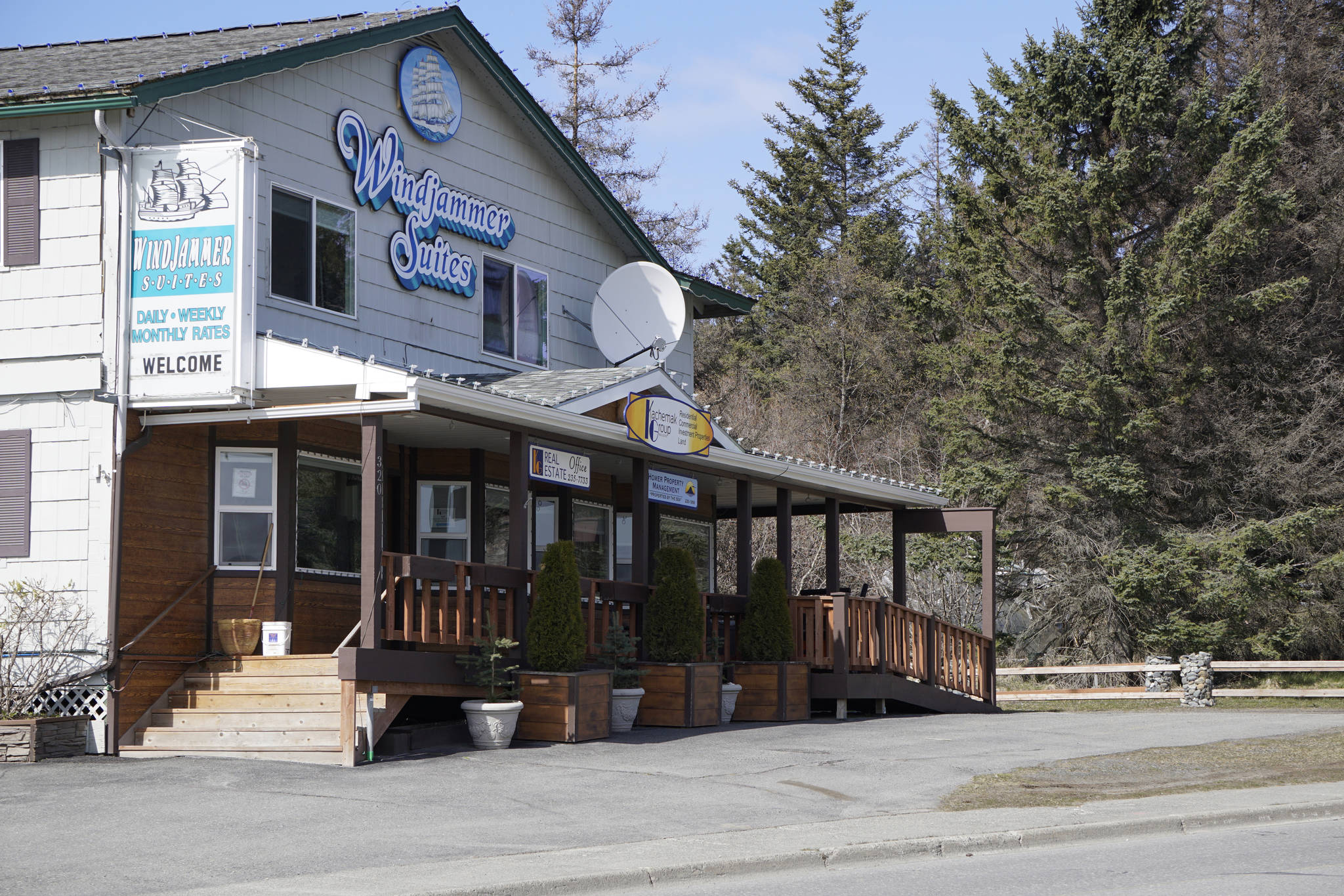 The covered porch at the end of the Windjammer Suites building at 320 W. Pioneer Ave. is shown in a photograph taken April 23, 2019, in Homer, Alaska. In 2014 the Homer Advisory Planning Commission granted a conditional use permit for the porch to be in a 20-foot setback, a decision citizen activist Frank Griswold attempted to appeal before the Homer Board of Adjustment. (Photo by Michael Armstrong/Homer News)