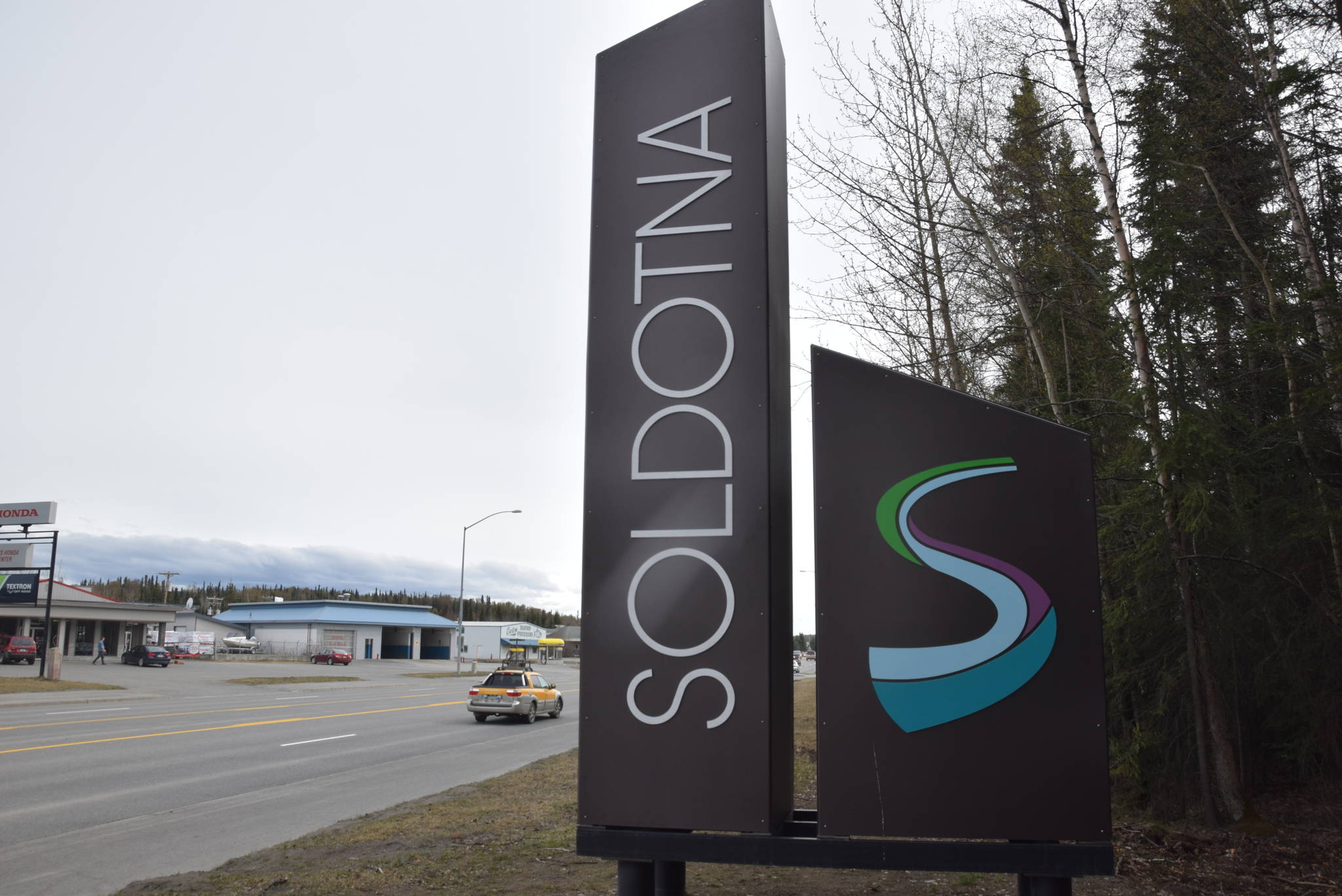 A new sign welcoming people to the City of Soldotna is photographed on May 1, 2019, in Soldotna, Alaska. (Photo by Brian Mazurek/Peninsula Clarion)