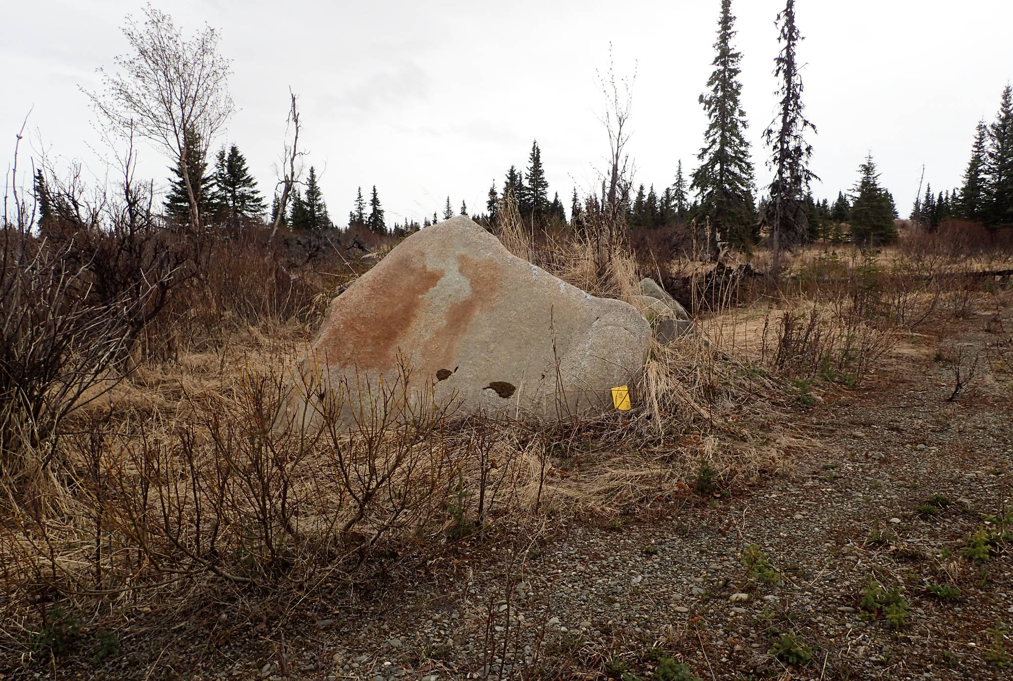 Refuge Notebook: Geologists search for glacier-transported granitic boulders