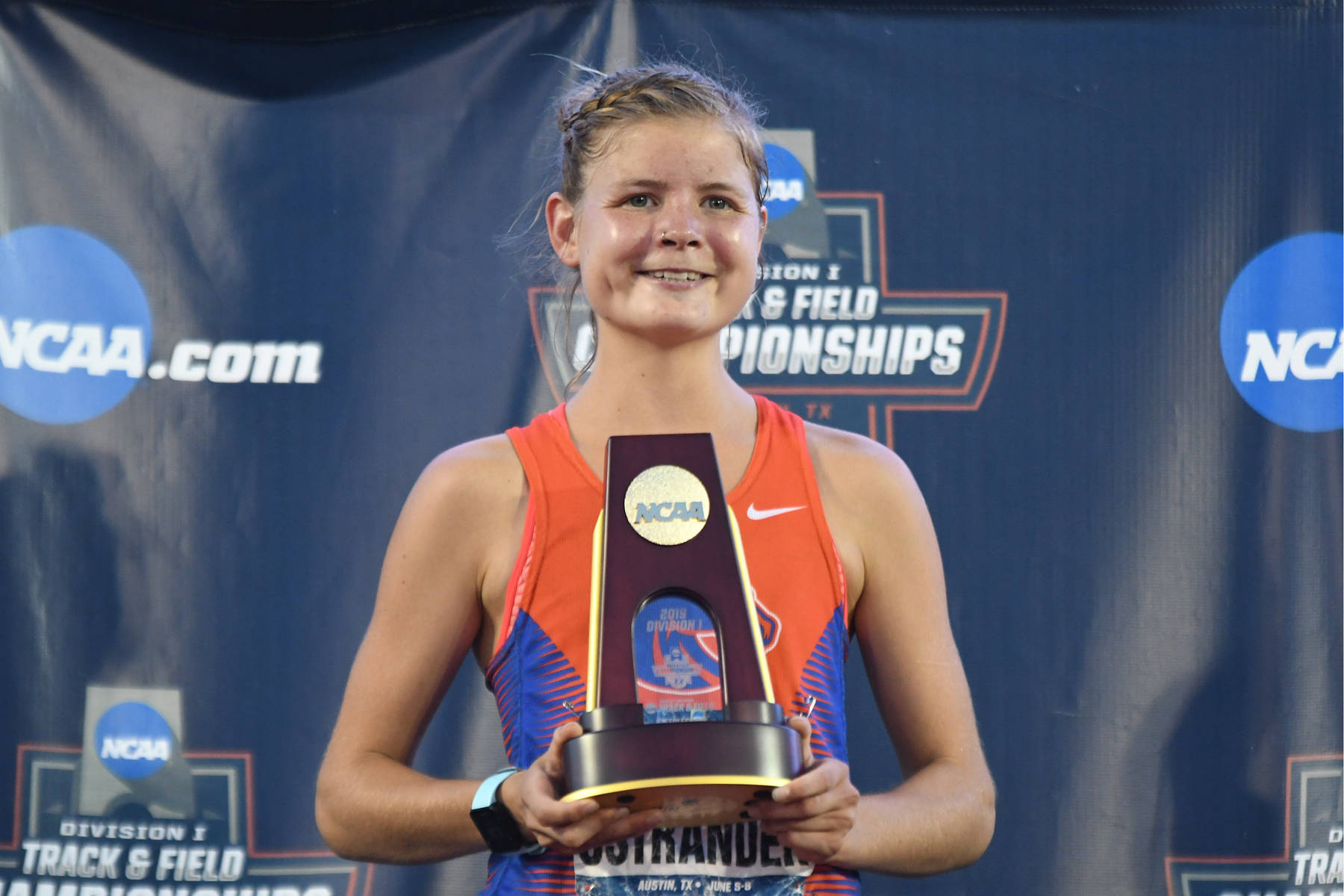 Ostrander wins historic 3rd straight DI steeplechase crown