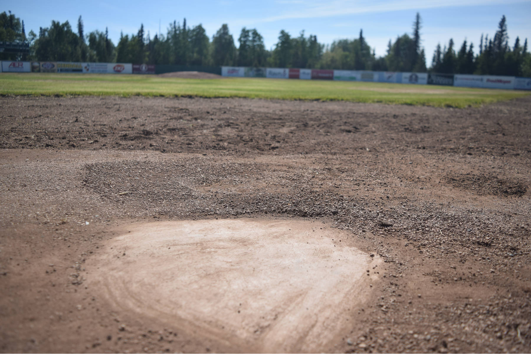 Oilers take on Chinooks to end season-opening road trip