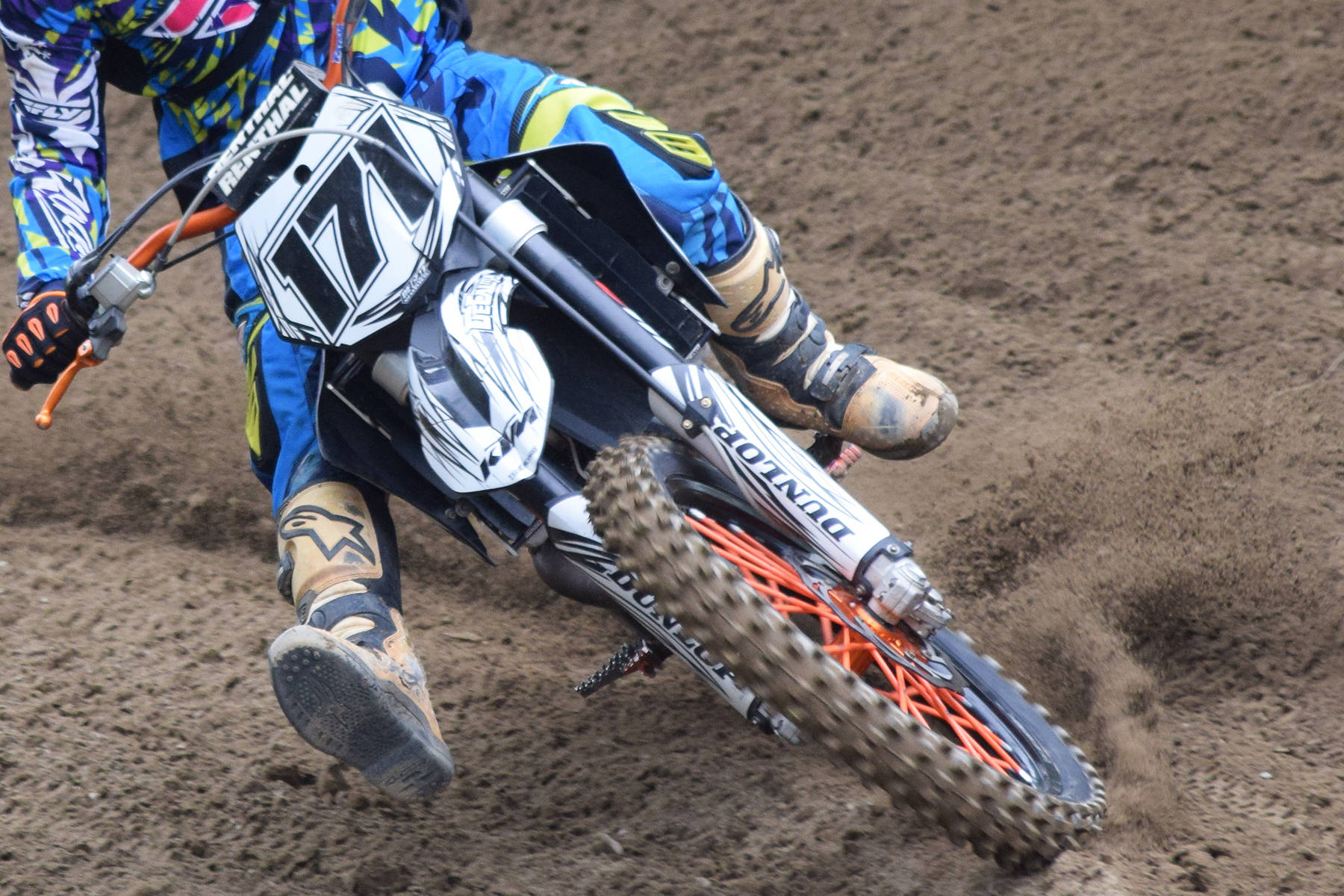 State motocross brings out the thrills, chills and spills
