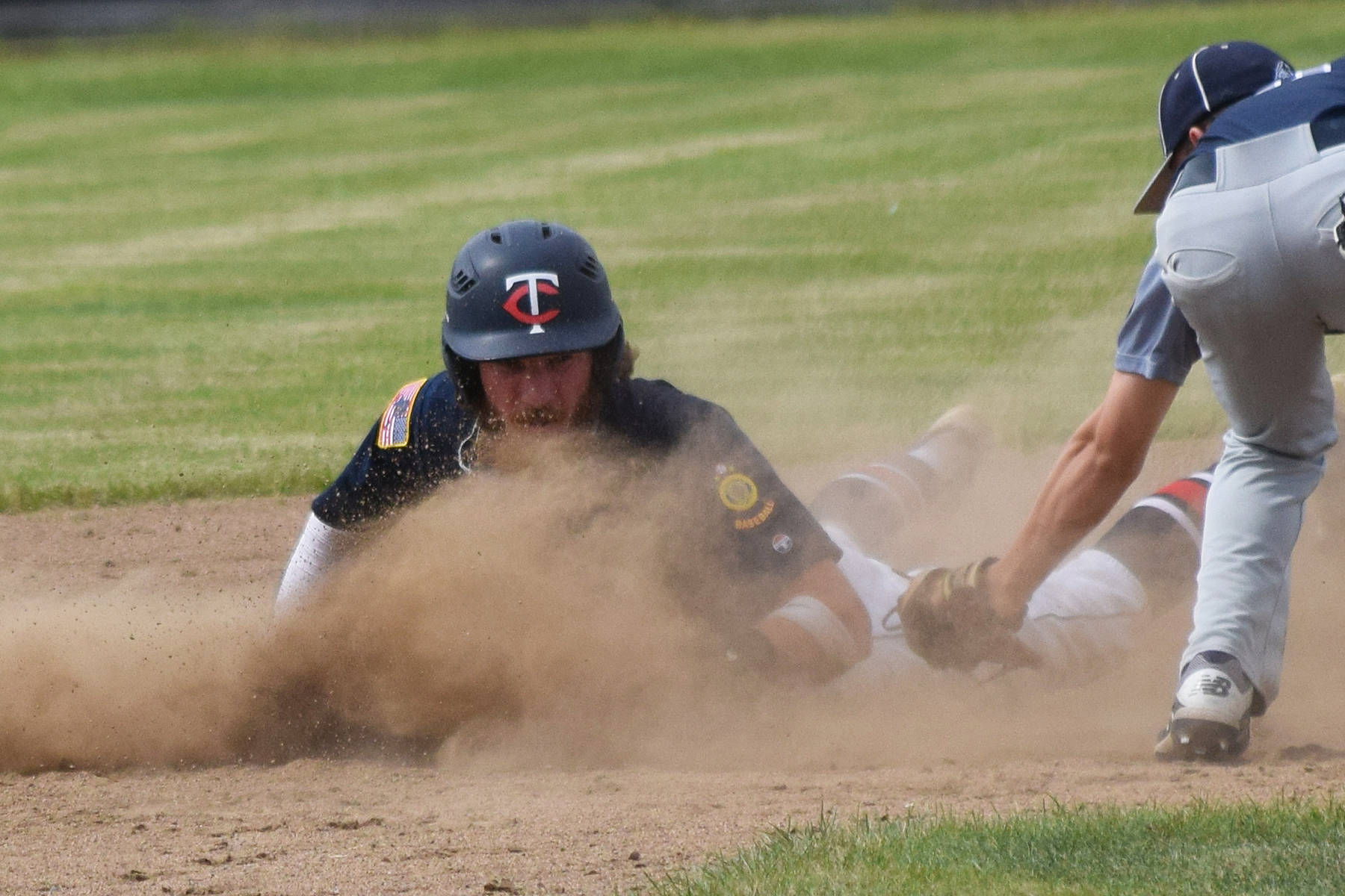 Twins split 1st day of Wood Bat tourney