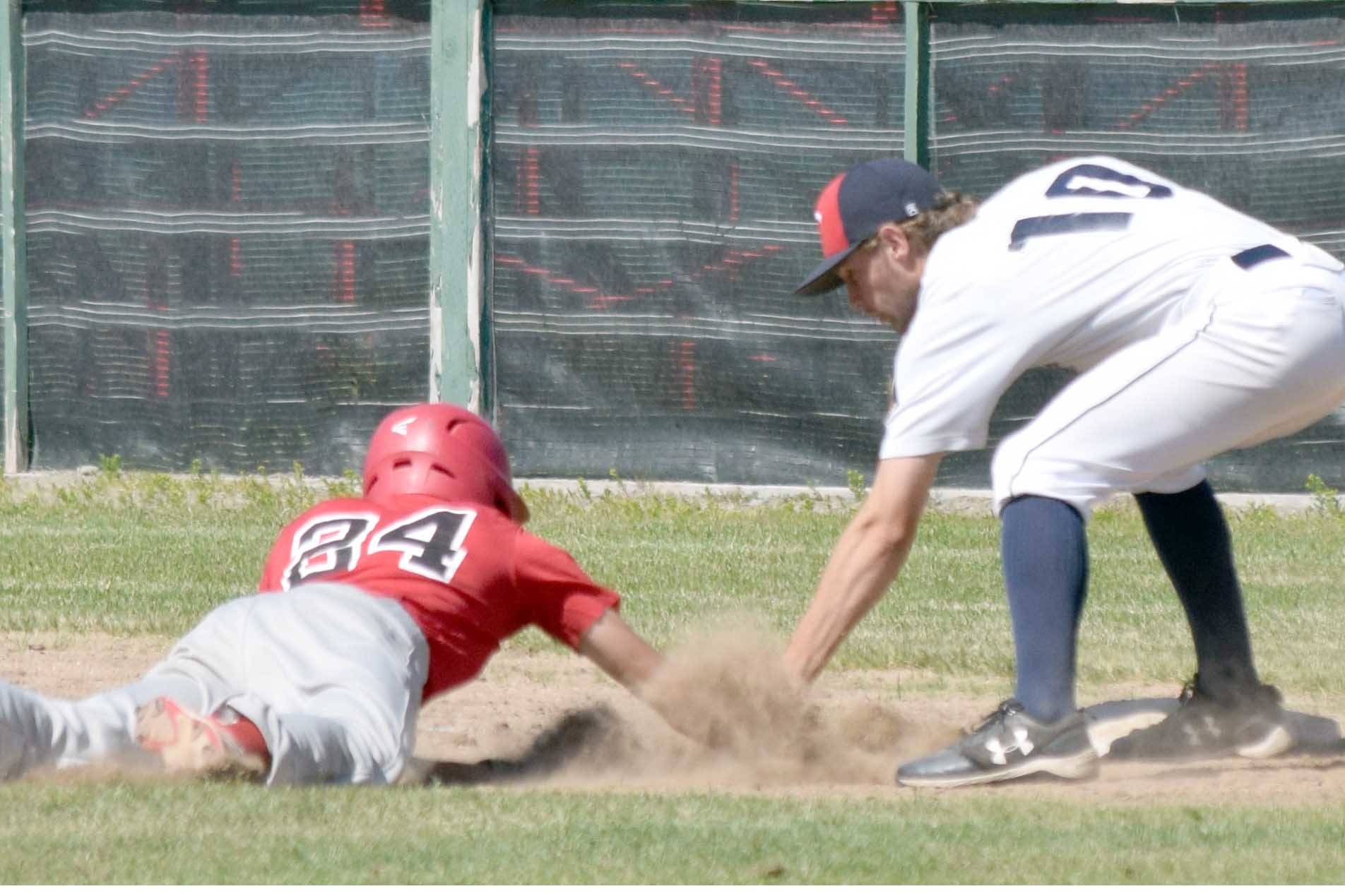 Twins take 3rd at Bill Miller Big Fish Wood Bat Tournament