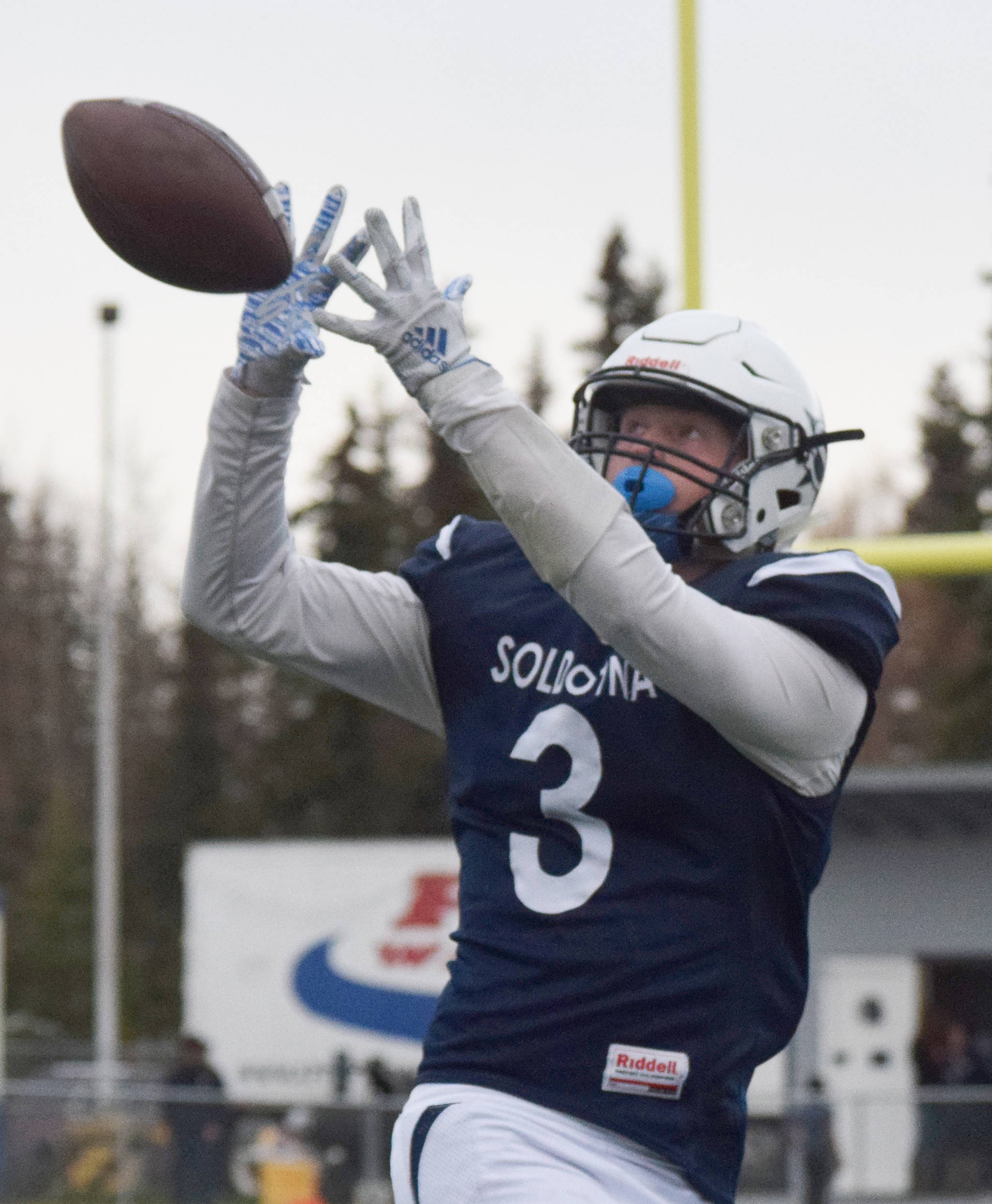 Soldotna’s Galen Brantley III makes a catch in a Div. II state semifinal against West Valley Friday, Oct. 11, 2019, in Soldotna, Alaska. (Photo by Joey Klecka/Peninsula Clarion)
