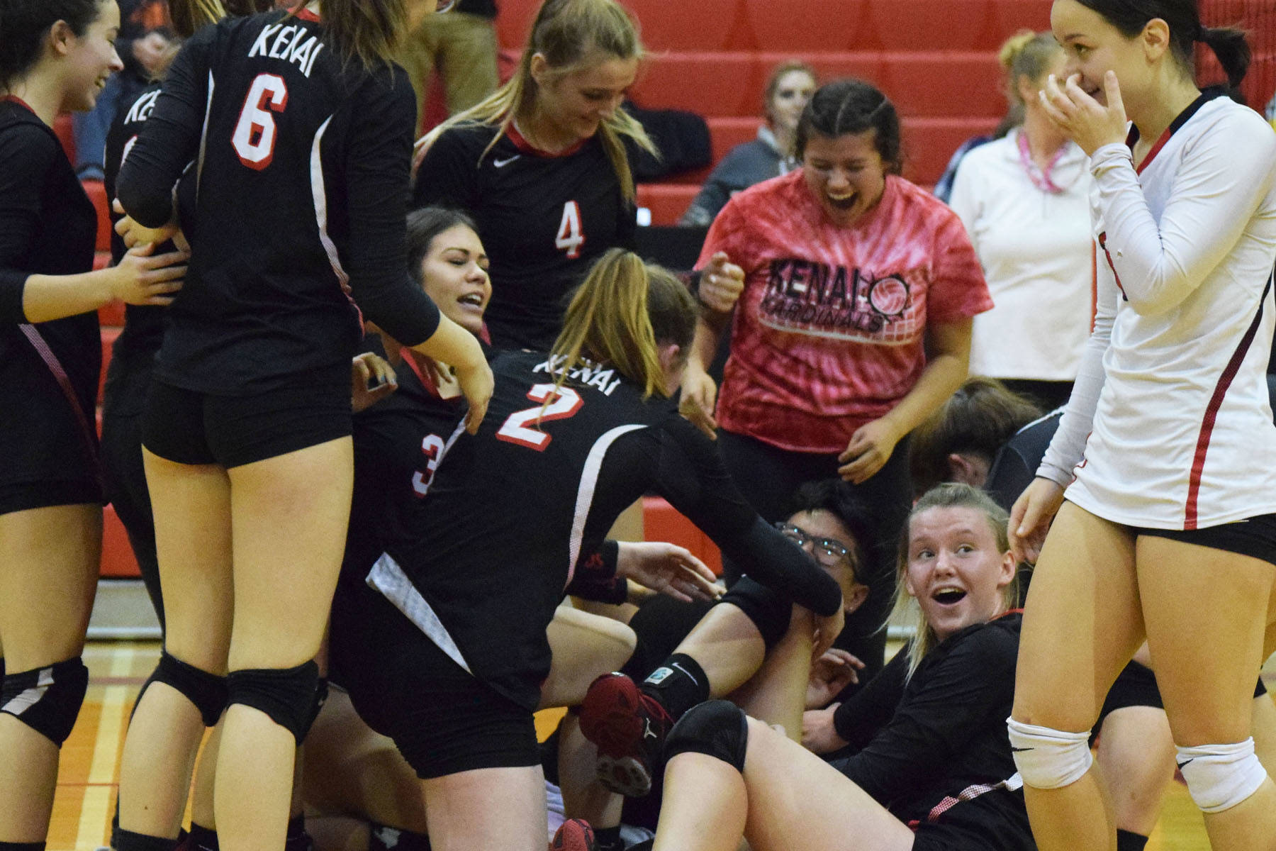 Kenai holds off SoHi in 5 sets for thrilling senior night win; Wasilla tops Nikiski