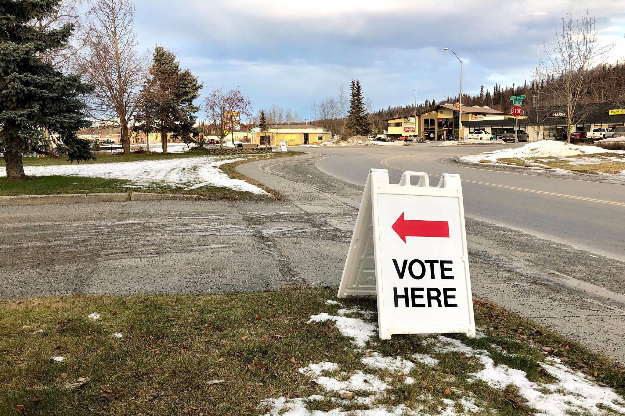 Voters took to Soldotna City Hall to cast their ballots for the city’s next mayor, who will serve until October 2020, Dec. 17, 2019, in Soldotna, Alaska. (Photo by Victoria Petersen/Peninsula Clarion)