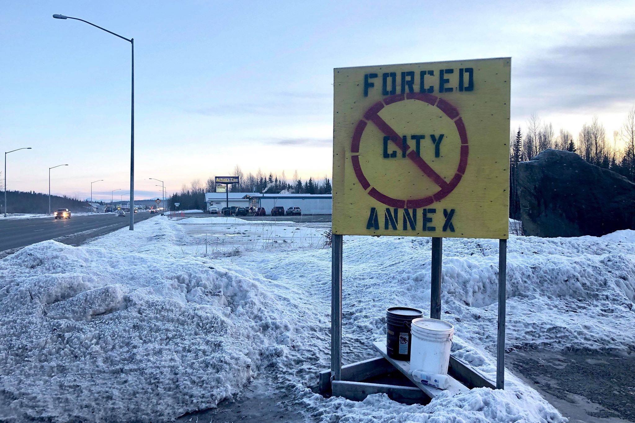 A sign opposing the city of Soldotna’s efforts to annex nearby areas sits along the Kenai Spur Highway in an area the city petitioned the state to annex through the legislative process on Dec. 20, 2019, in Soldotna, Alaska. (Photo by Victoria Petersen/Peninsula Clarion)