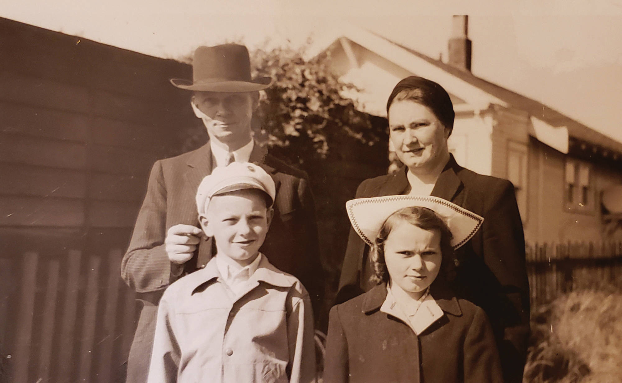 The Lofgren family leaving Washington state for Alaska in June 1945. (Photo courtesy of the Lofgren family)