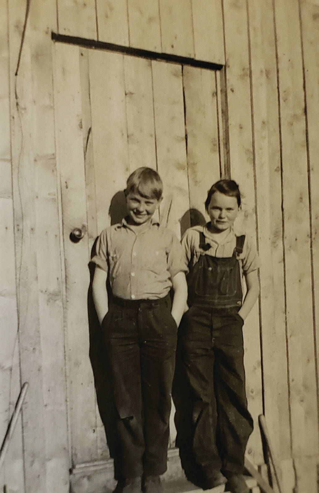 Robert and Laura Lofgren in the 1940s at their Diamond Ridge homestead near Homer, Alaska. (Photo courtesy of the Lofgren family)