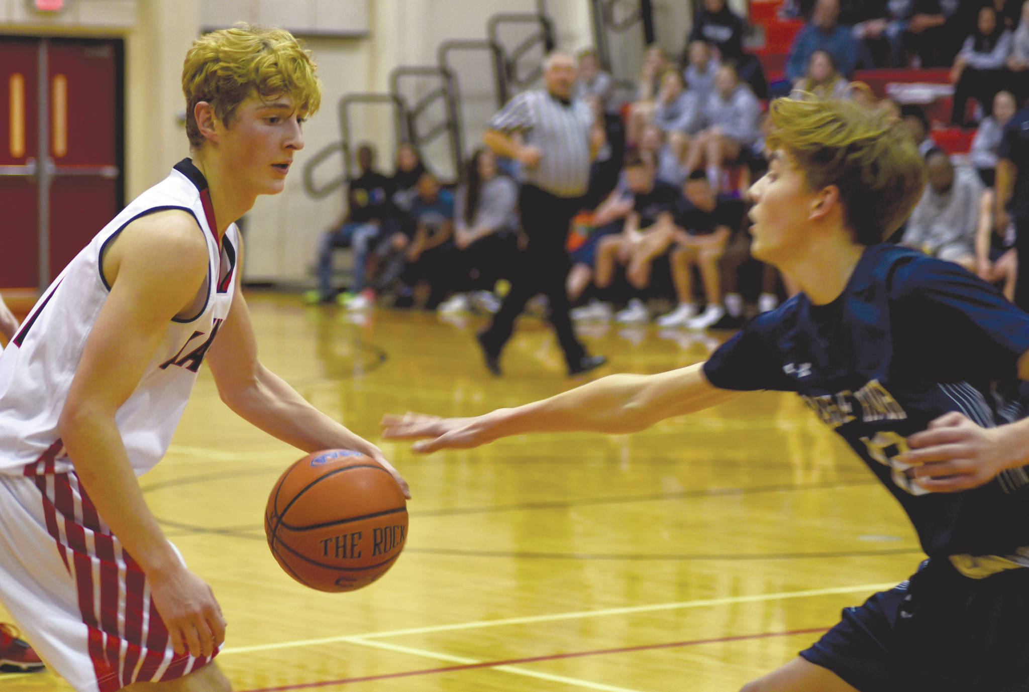 Eagle River cagers sweep Kenai