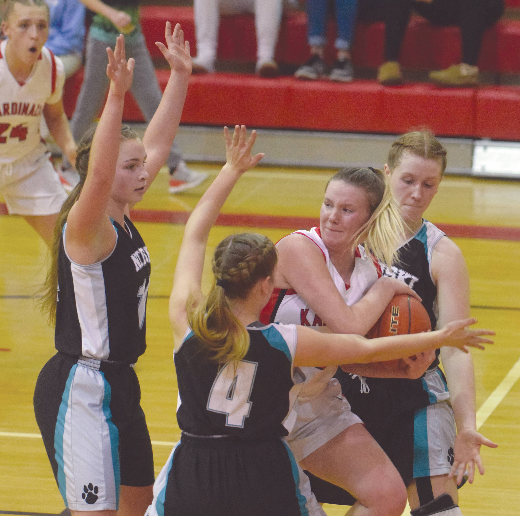 Kenai cagers sweep Nikiski in 2 tight contests