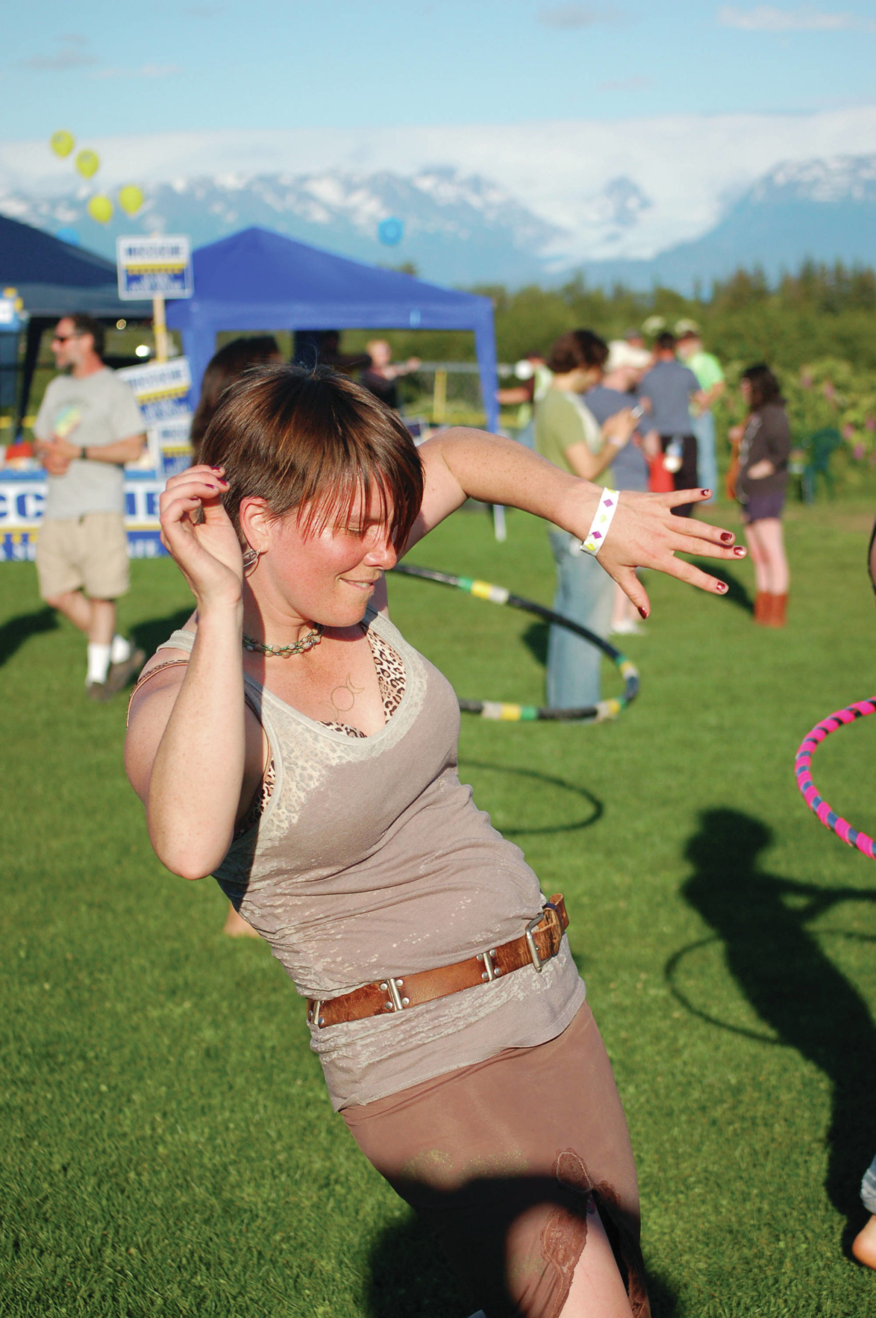 Photo by Michael Armstrong/Homer News                                Kammi Matson hoops to music at the KBBI Concert on the Lawn n July 28, 2012, at Karen Hornaday Park in Homer.