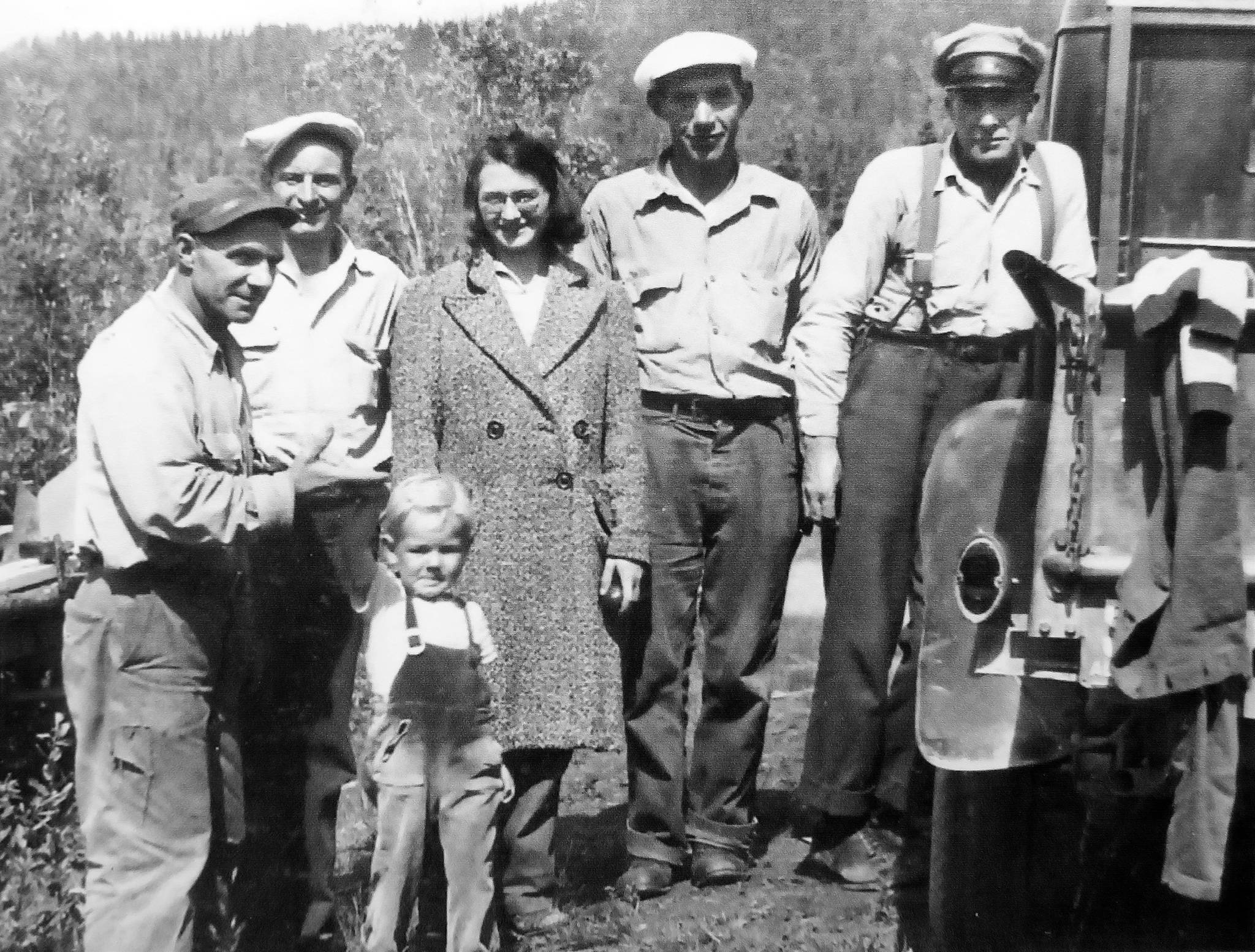 Photo provided by Mona Painter 
Cooper Landing characters (from left): “Little Jim” Dunmire, Harold and Gary Davis, Beverly and Joe Sabrowski, and “Big Jim” O’Brien, circa 1940s.