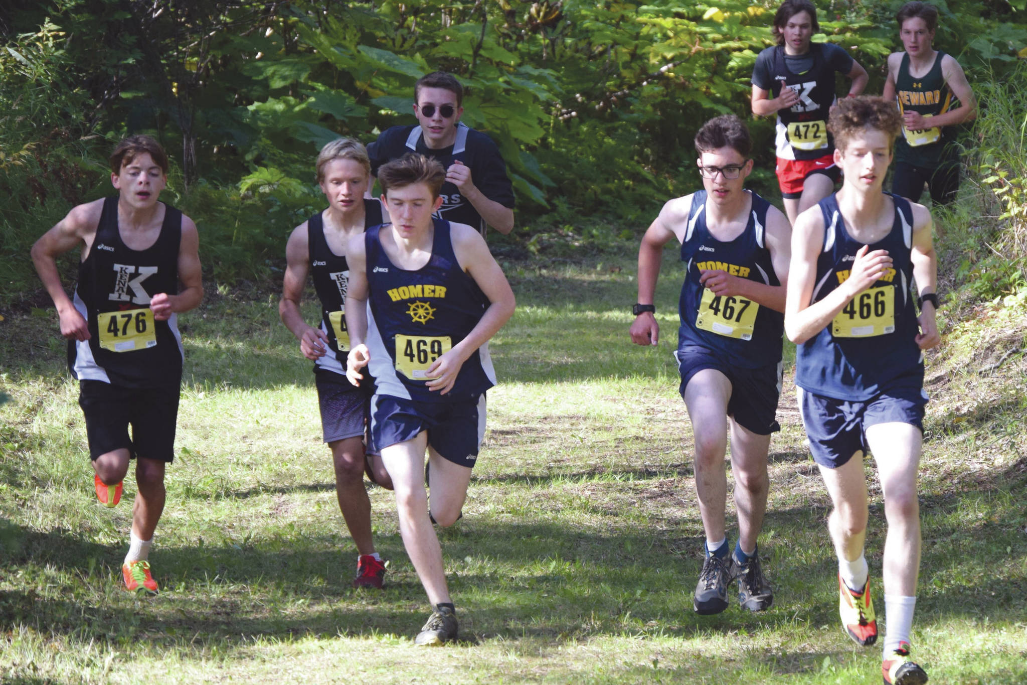 Central peninsula runners start season