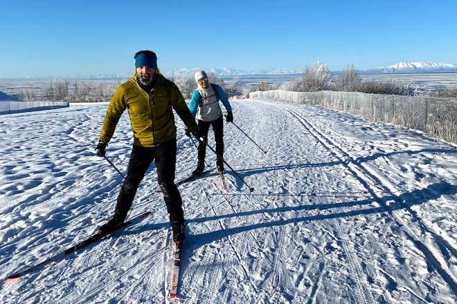 Patrick Lewis and Kenzie Barnwell ski the trails in Anchorage, Alaska, on Feb. 7, 2021. (Photo by Kat Sorensen)