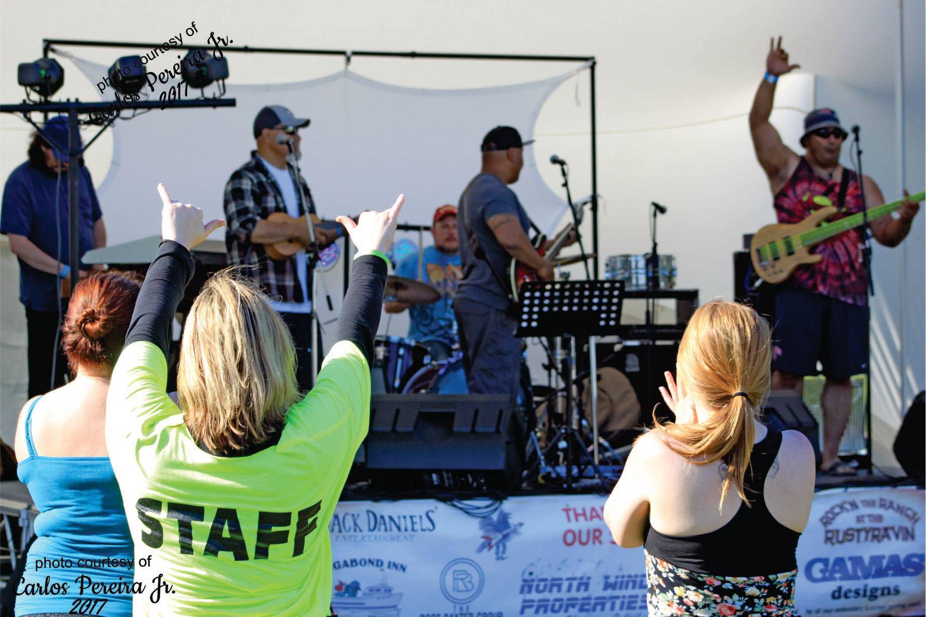 Rock’n the Ranch spectators listen to live music at the festival in 2017. (Photo courtesy of Carlos Pereira Jr.)