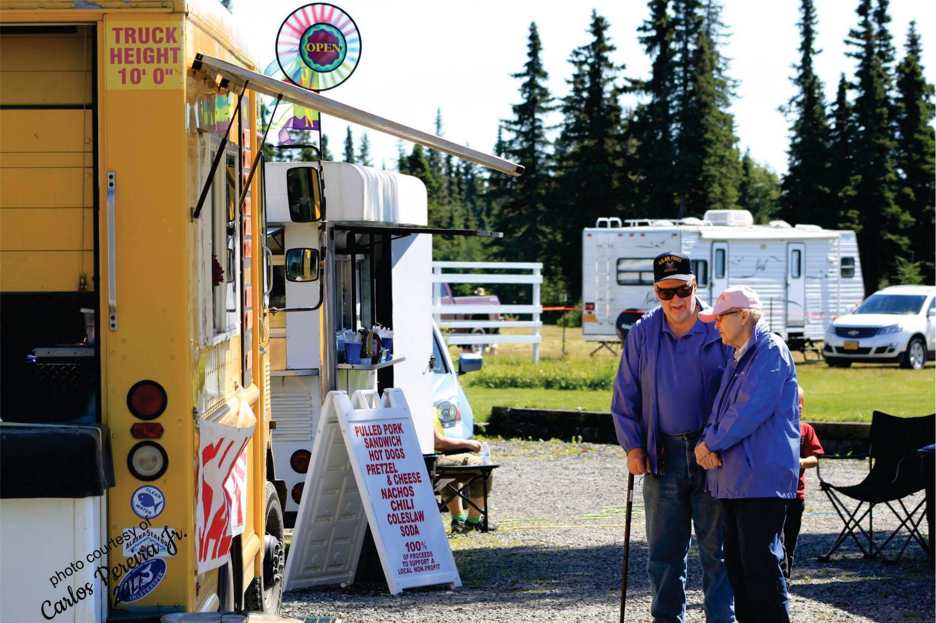 Rock’n the Ranch spectators order from food trucks at the festival in 2017. (Photo courtesy of Carlos Pereira Jr.)