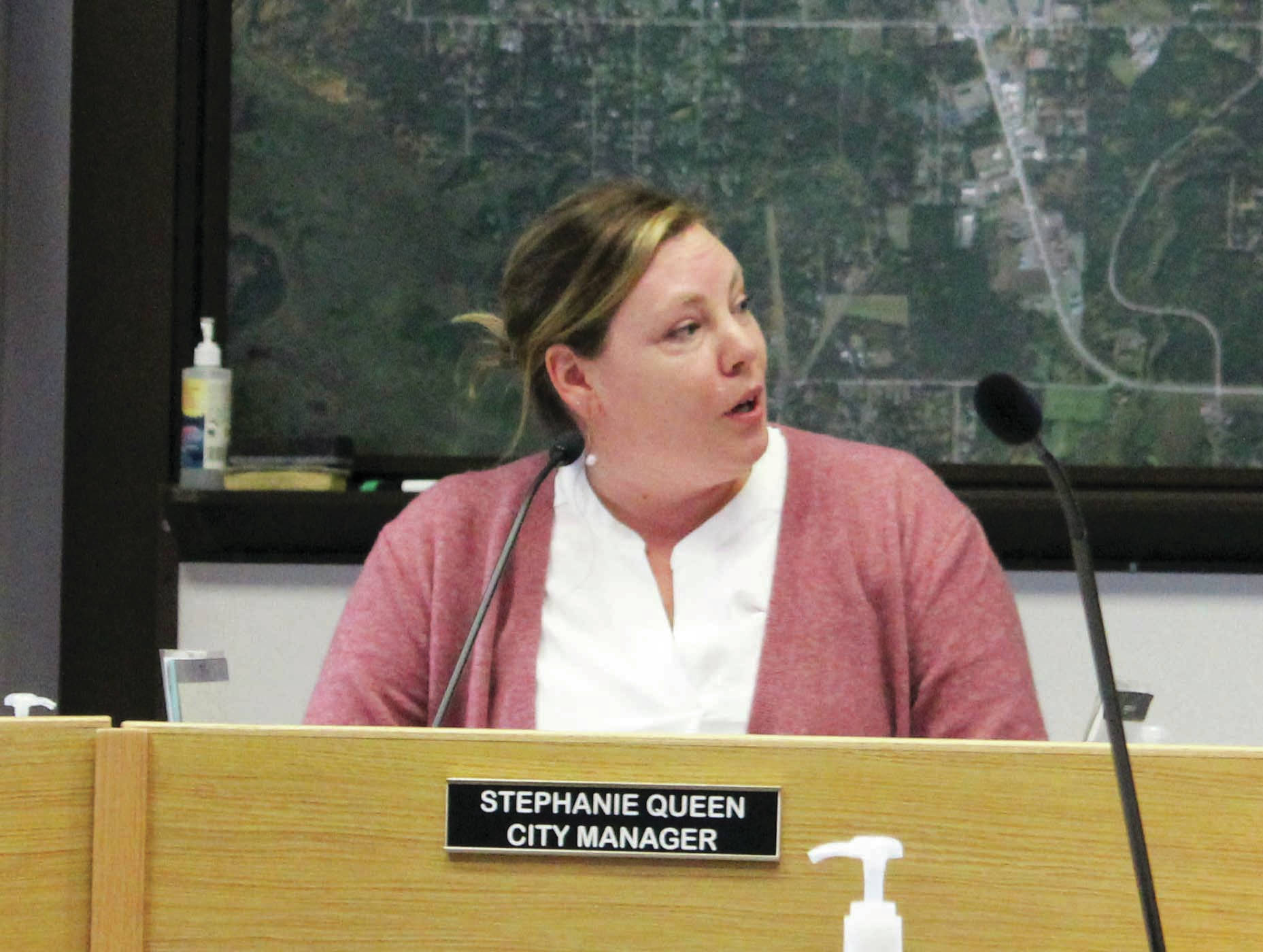 Stephanie Queen speaks during a meeting of the Soldotna City Council on Wednesday, July 28, 2021 in Soldotna, Alaska. (Ashlyn O'Hara/Peninsula Clarion)