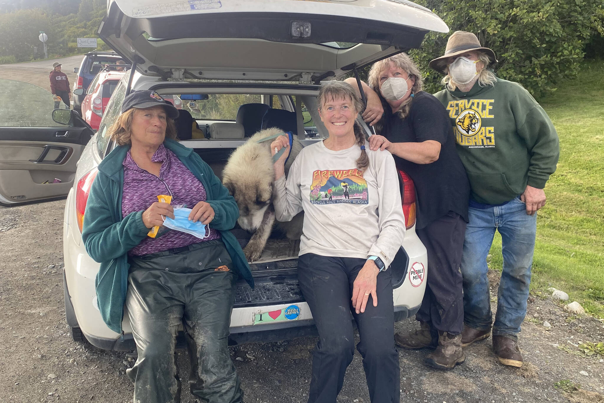 Colette Ireland, Thunder, Kathy Sarns, Donna Rae Faulkner and Don McNamara pose for a photo after rescuing Thunder and Allie from the ravine. (Photos by Elise Nacht Boyer and Janet Fink)