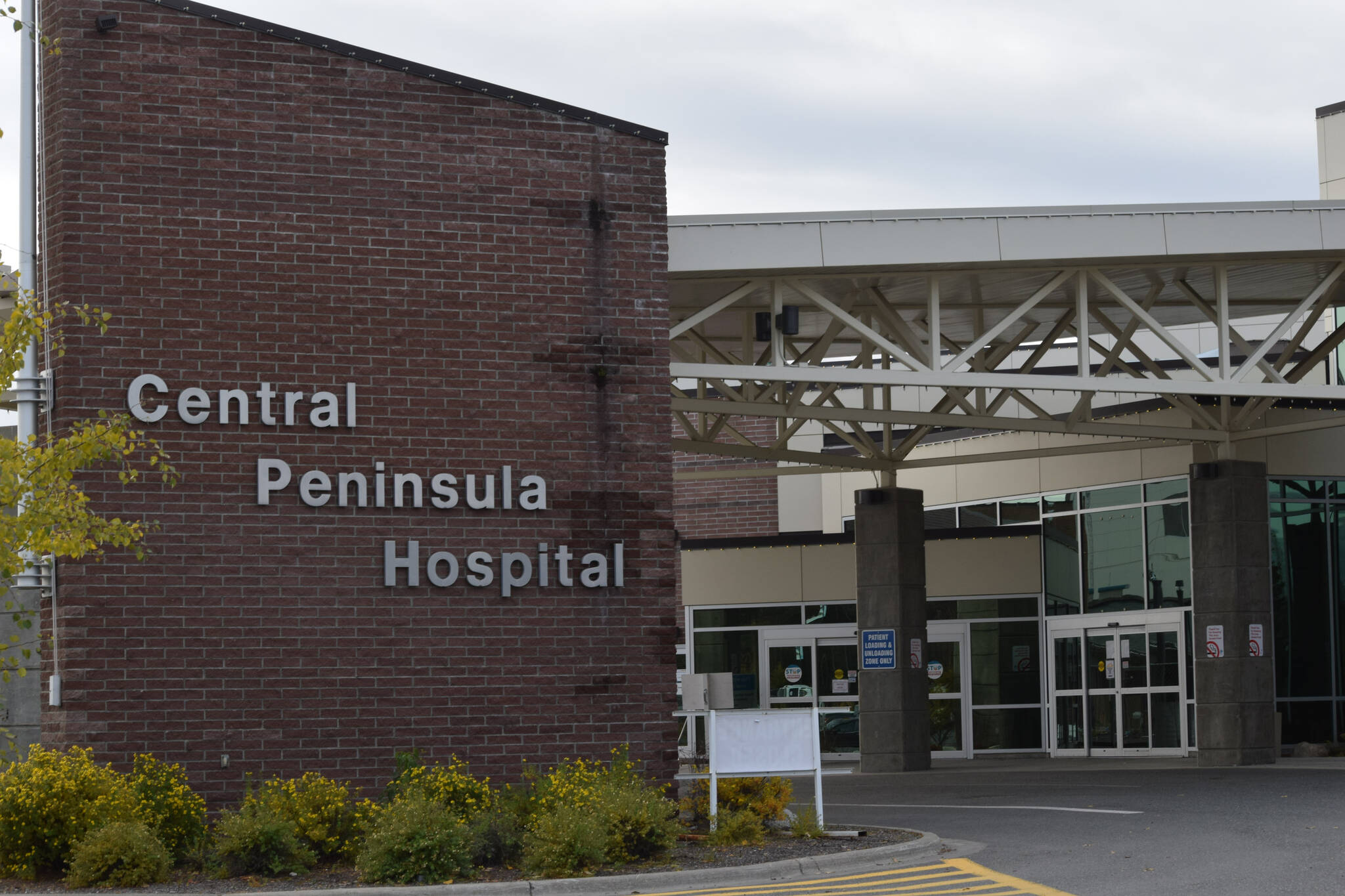 Central Peninsula Hospital is seen in Soldotna on Wednesday, Oct. 13, 2021. (Camille Botello/Peninsula Clarion)