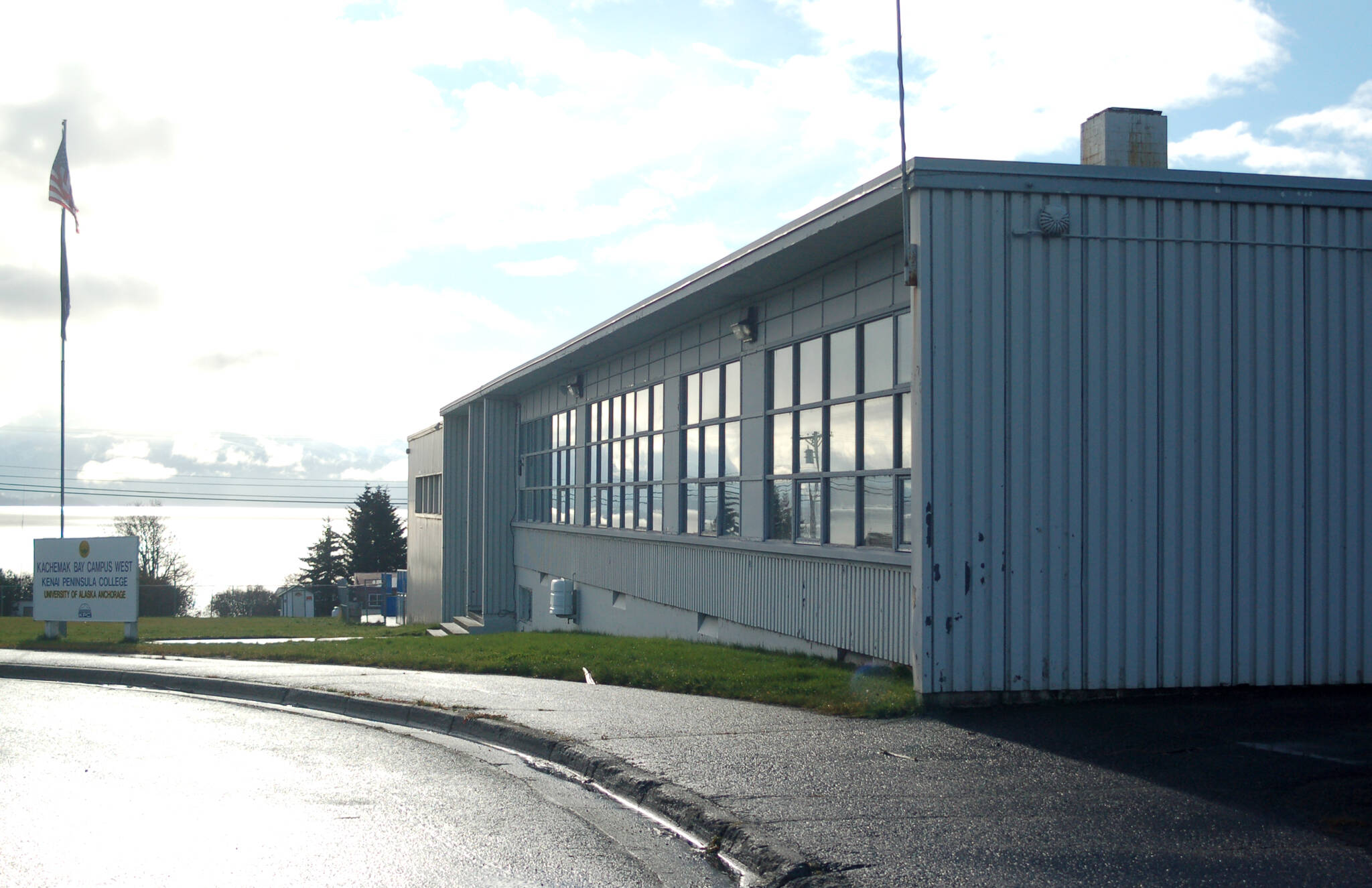 The old Homer intermediate school building, showing the Homer Boys & Girls Club and gym on the south side of the building at the corner of the Sterling Highway and Pioneer Avenue.
The old Homer intermediate school building on the corner of the Sterling Highway and Pioneer Avenue, as seen in October 2010. It’s now known as the Homer Educational and Recreational Complex, or HERC. (Homer News file photo)