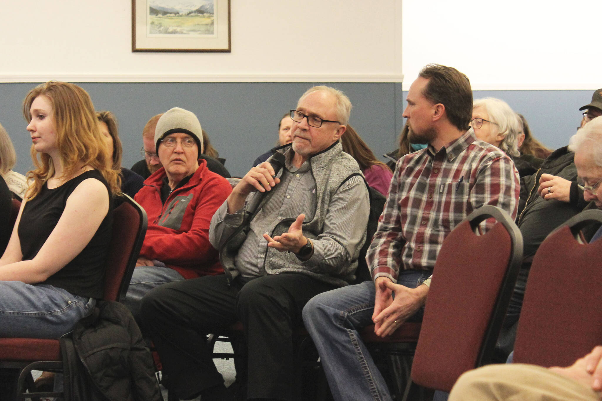 Peninsula Community Health Services CEO Ben Wright speaks during a community town hall on a cold weather shelter in Nikiski on Wednesday, Dec. 15, 2021 in Nikiski, Alaska. (Ashlyn O’Hara/Peninsula Clarion)