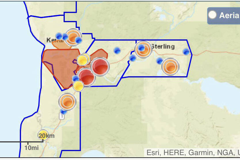 A screenshot from around 10:45 p.m. on Tuesday, Dec. 28, 2021 shows the location of reported power outages experienced by members of Homer Electric Association. (Screenshot)