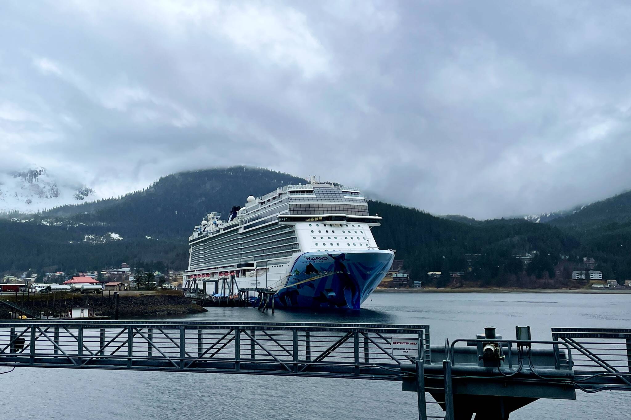 Michael S. Lockett / Juneau Empire
The Norwegian Bliss arrives Monday in Juneau, the first cruise of the 2022 season.