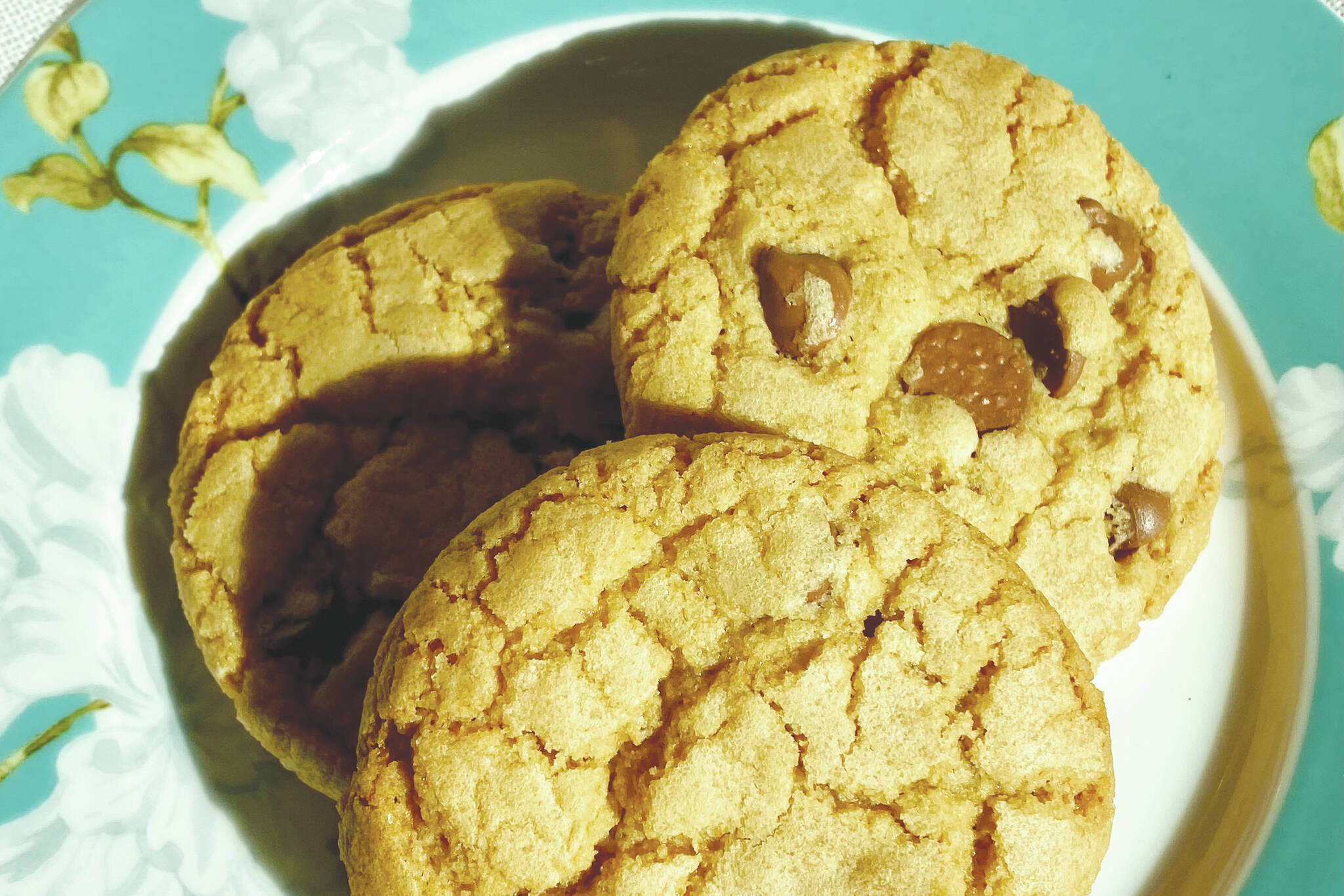 Thes chocolate chip cookie require no equipment, no pre-planning, and are done from start to finish in one hour. (Photo by Tressa Dale/Peninsula Clarion)