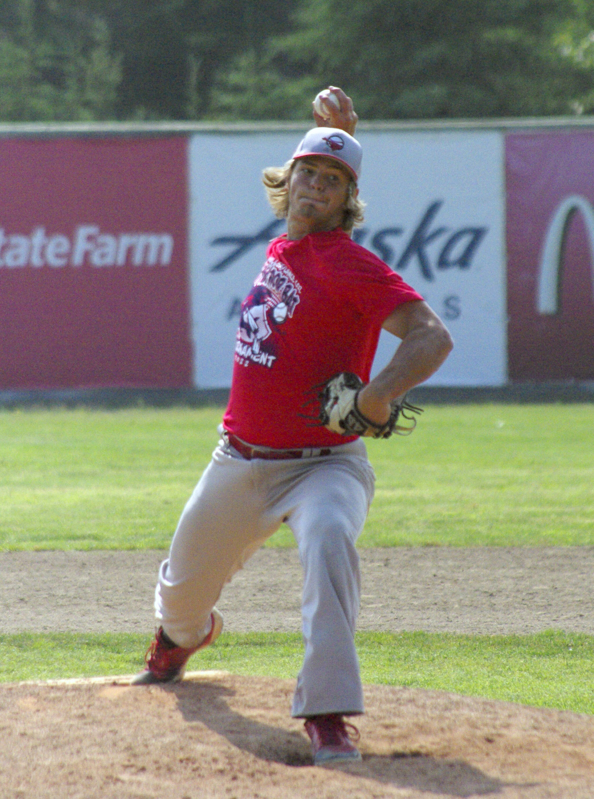 River Bandits starting pitcher Breven Deckrosh delivers to the Post 20 Twins on Wednesday, June 29, 2022, at Coral Seymour Memorial Park in Kenai, Alaska. (Photo by Jeff Helminiak/Peninsula Clarion)