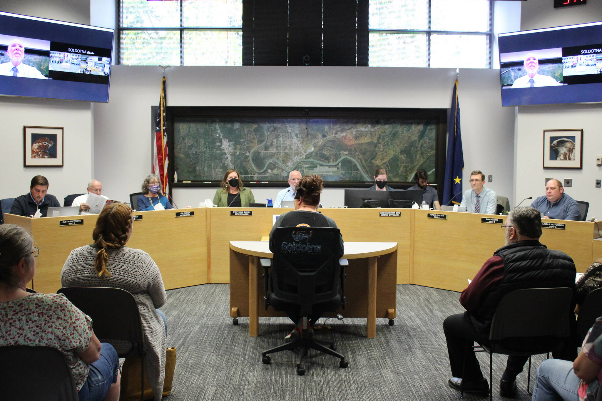 Soldotna Chamber of Commerce Executive Director Shanon Davis presents a quarterly update to the Soldotna City Council on Wednesday, Aug. 24, 2022 in Soldotna, Alaska. (Ashlyn O’Hara/Peninsula Clarion)