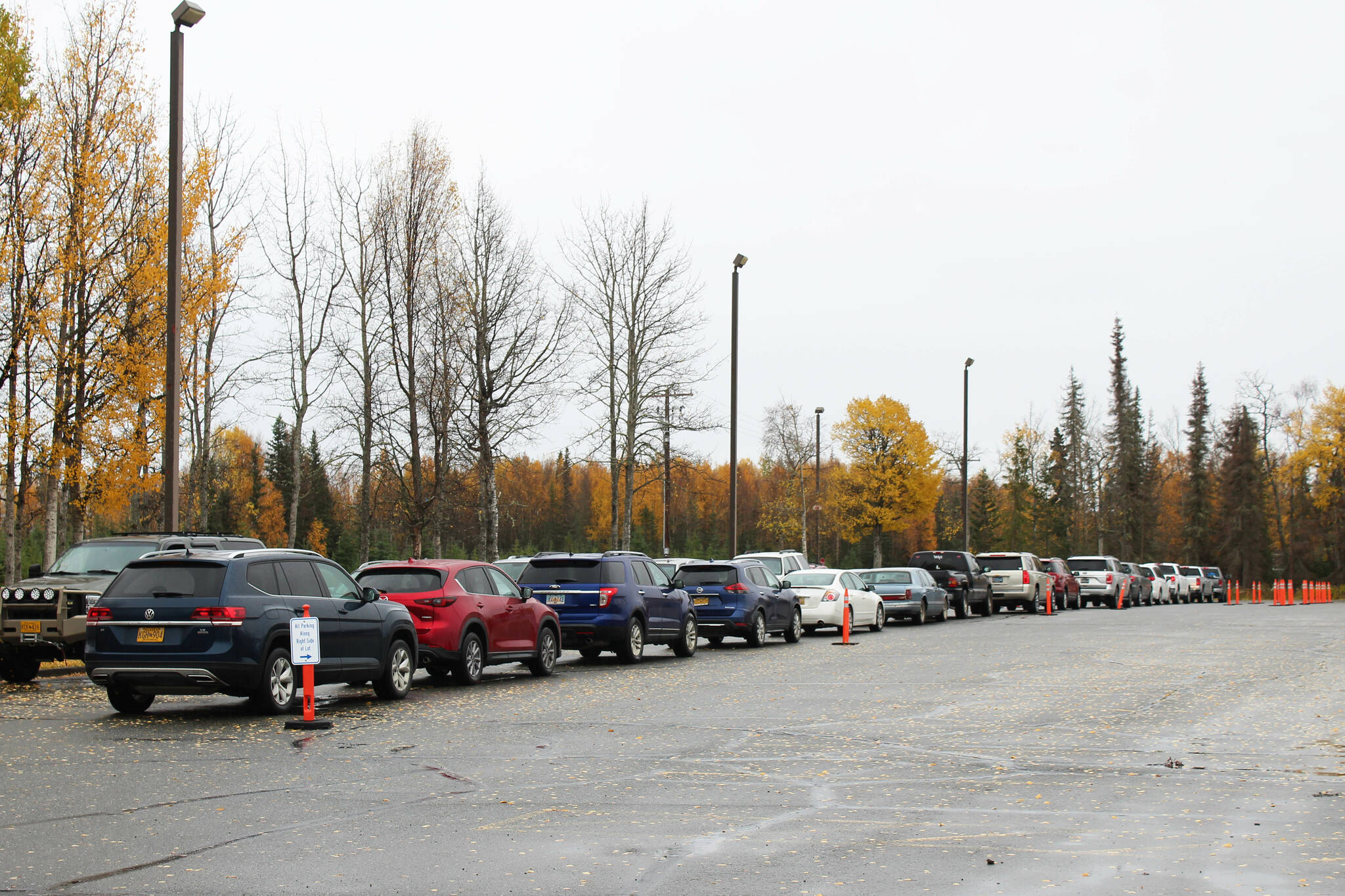 Cars line up ahead of dismissal at Mountain View Elementary School on Thursday, September 29, 2022, in Kenai, Alaska. A bond package up for consideration by Kenai Peninsula Borough voters on Oct. 4 would fund improvements to the school’s traffic flow. (Ashlyn O’Hara/Peninsula Clarion)